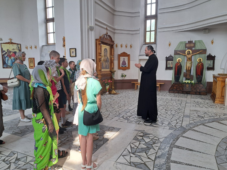 Экскурсия в церковь..